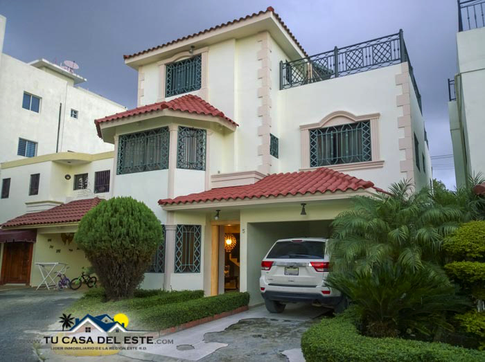 En Venta Hermosa Casa en Residencial Cerrado en Sector Hazim de San Pe