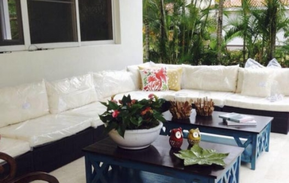 (En Venta) Hermosa Villa en la Primera etapa de Metro Country Club.