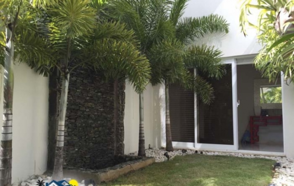 (En Venta) Hermosa Villa en la Primera etapa de Metro Country Club.