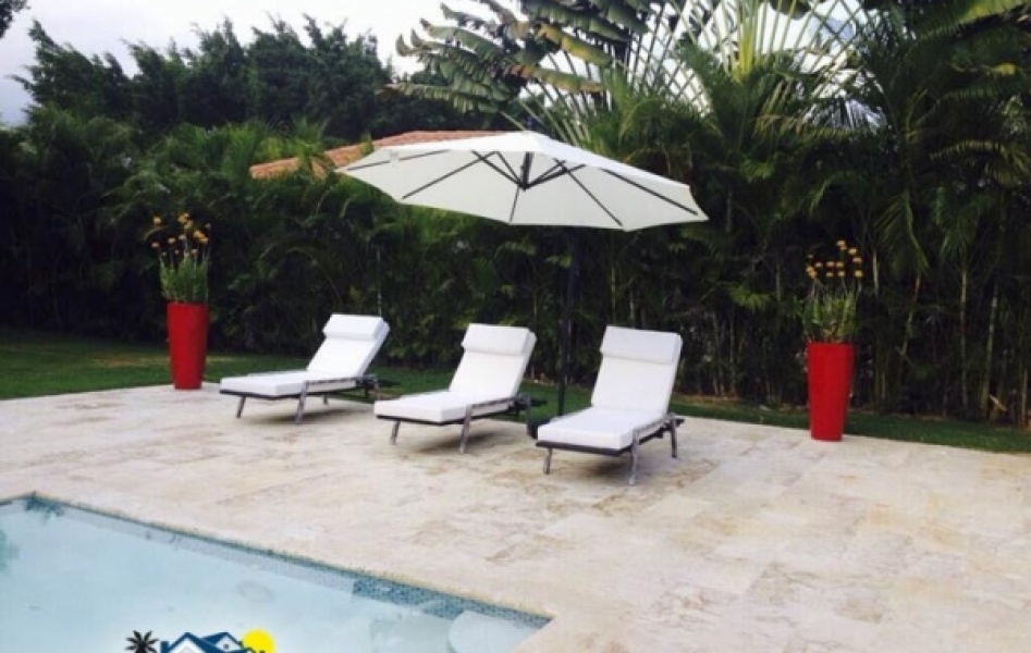 (En Venta) Hermosa Villa en la Primera etapa de Metro Country Club.