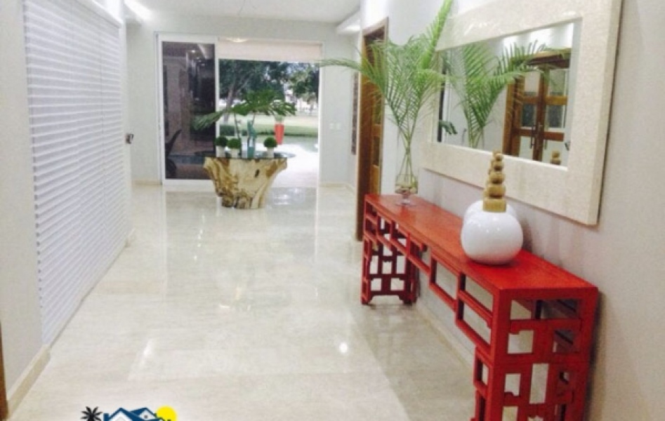 (En Venta) Hermosa Villa en la Primera etapa de Metro Country Club.