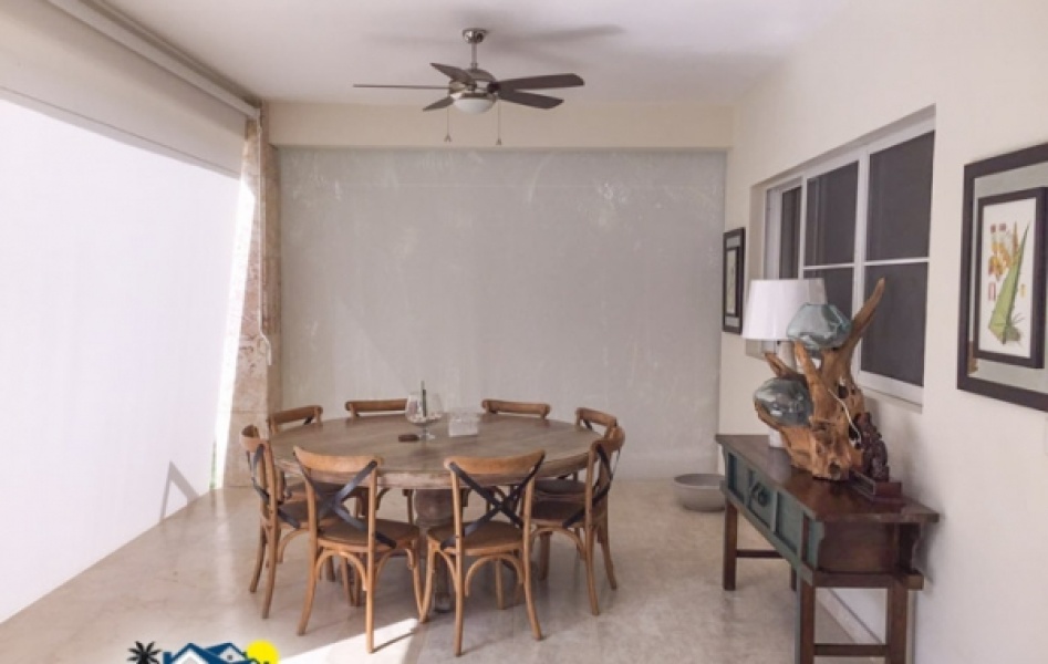 (En Venta) Hermosa Villa en la Primera etapa de Metro Country Club.