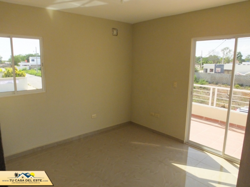 Espectacular Casa en Venta en Urbanización Las Orquideas, La Romana