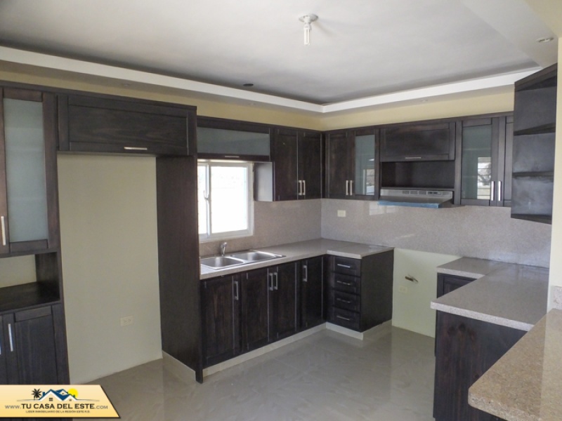 Espectacular Casa en Venta en Urbanización Las Orquideas, La Romana