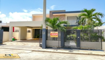 Casa de 2 Niveles en Venta en Residencial Las Orquídeas, La Romana Casa de 2 Niveles en Venta en Residencial Las Orquídeas, La Romana
