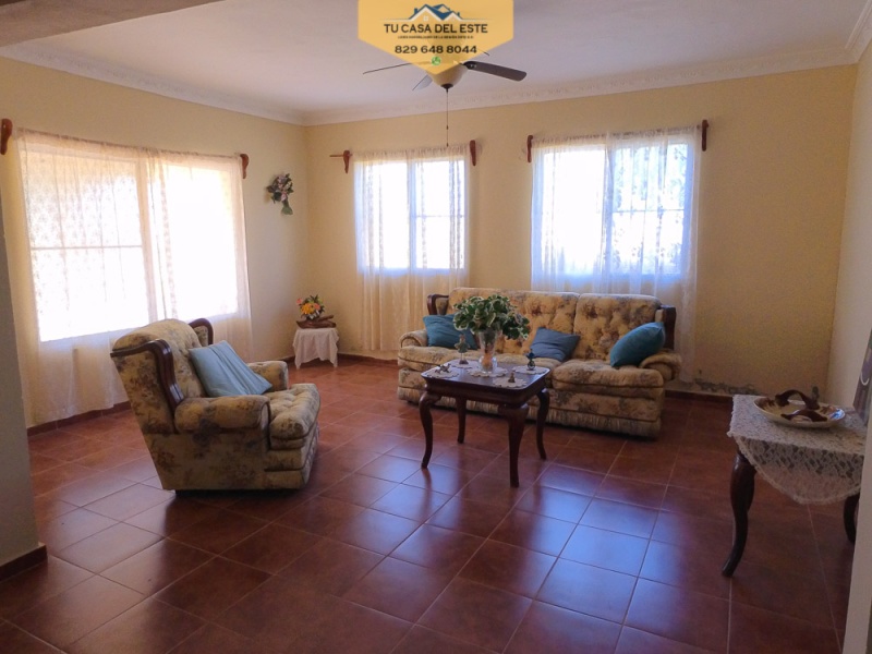 Amplia residencia en VENTA en el Residencial Villa España