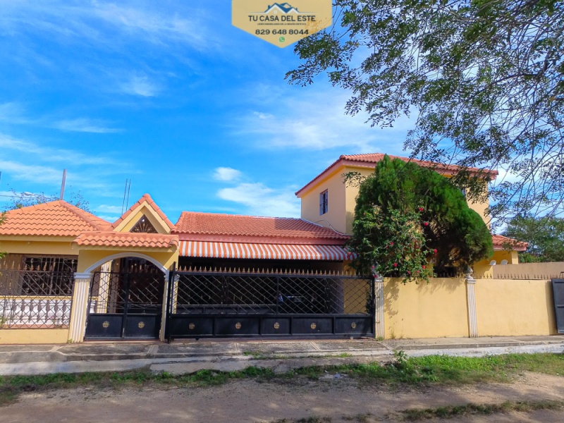 Amplia residencia en VENTA en el Residencial Villa España
