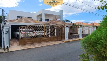 Casa En VENTA de 5 HABITACIONES, Amplia y Acogedora en Naime 2 Casa En VENTA de 5 HABITACIONES, Amplia y Acogedora en Naime 2