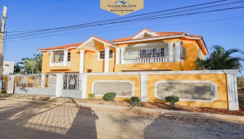 Amplia Casa en Venta en Residencial Villa España, San Pedro de Macorís Amplia Casa en Venta en Residencial Villa España, San Pedro de Macorís