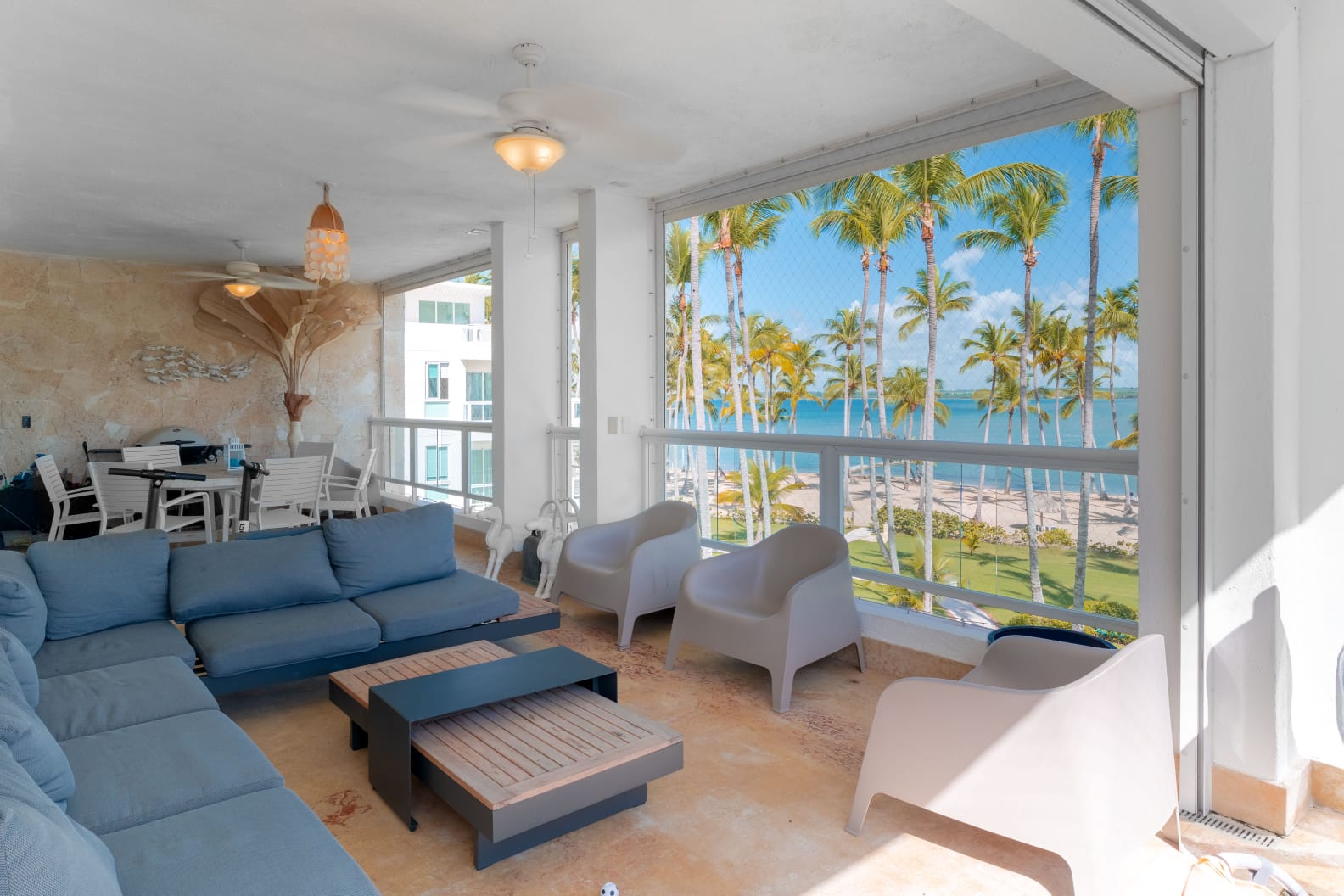 Apartamento Amueblado en Primera Linea de Playa en Playa Nueva Romana