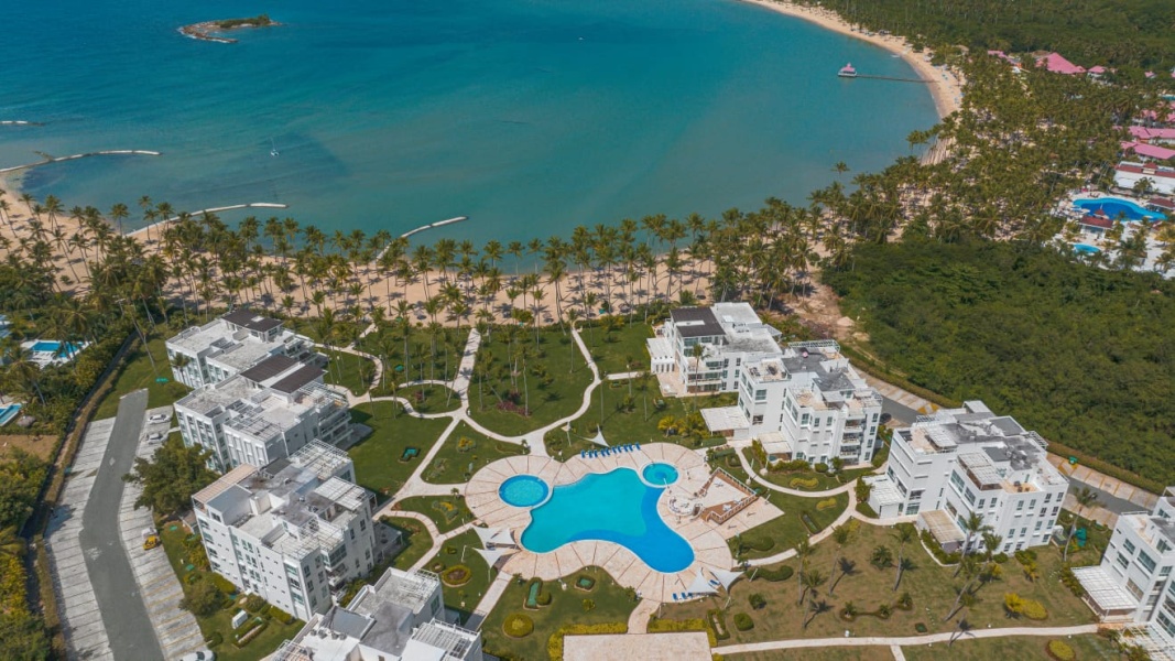 Apartamento Amueblado en Primera Linea de Playa en Playa Nueva Romana