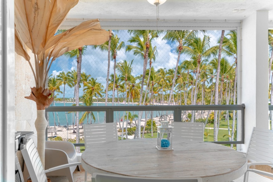 Apartamento Amueblado en Primera Linea de Playa en Playa Nueva Romana