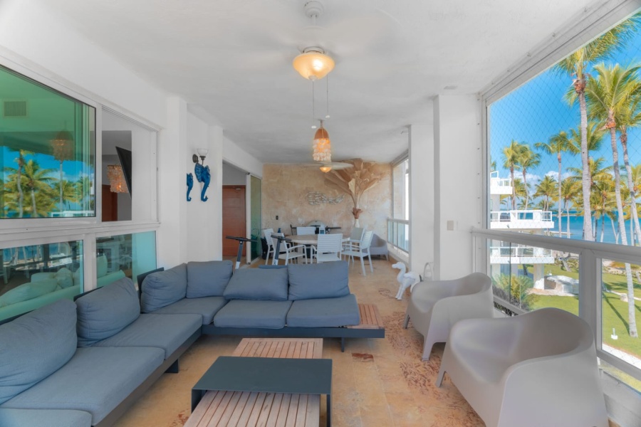 Apartamento Amueblado en Primera Linea de Playa en Playa Nueva Romana