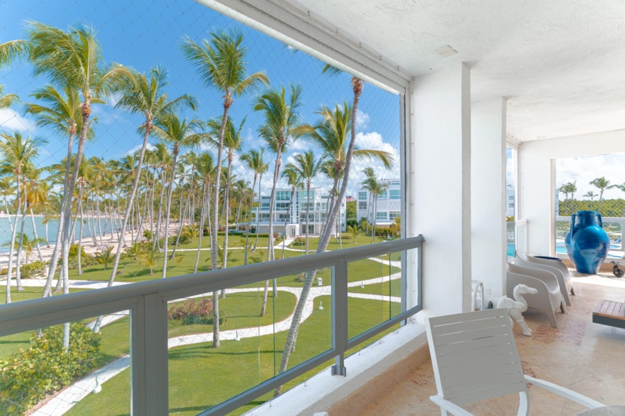 Apartamento Amueblado en Primera Linea de Playa en Playa Nueva Romana