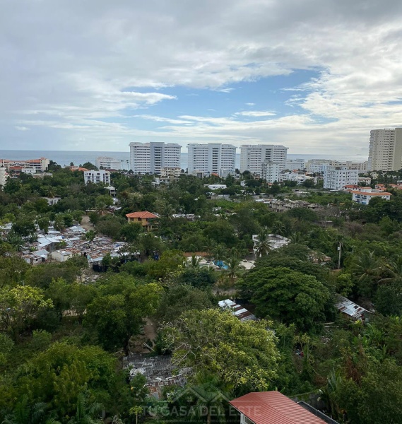 Apartamento Amueblado conn Acceso a Campo de Golf en Metro Country Clu