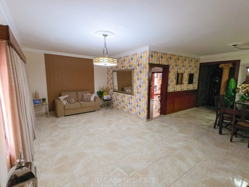 Amplia y Acogedora Casa en Venta en Barrio Los Maestros SPM