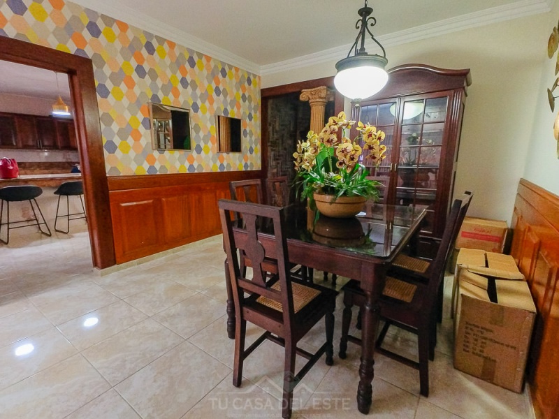 Amplia y Acogedora Casa en Venta en Barrio Los Maestros SPM