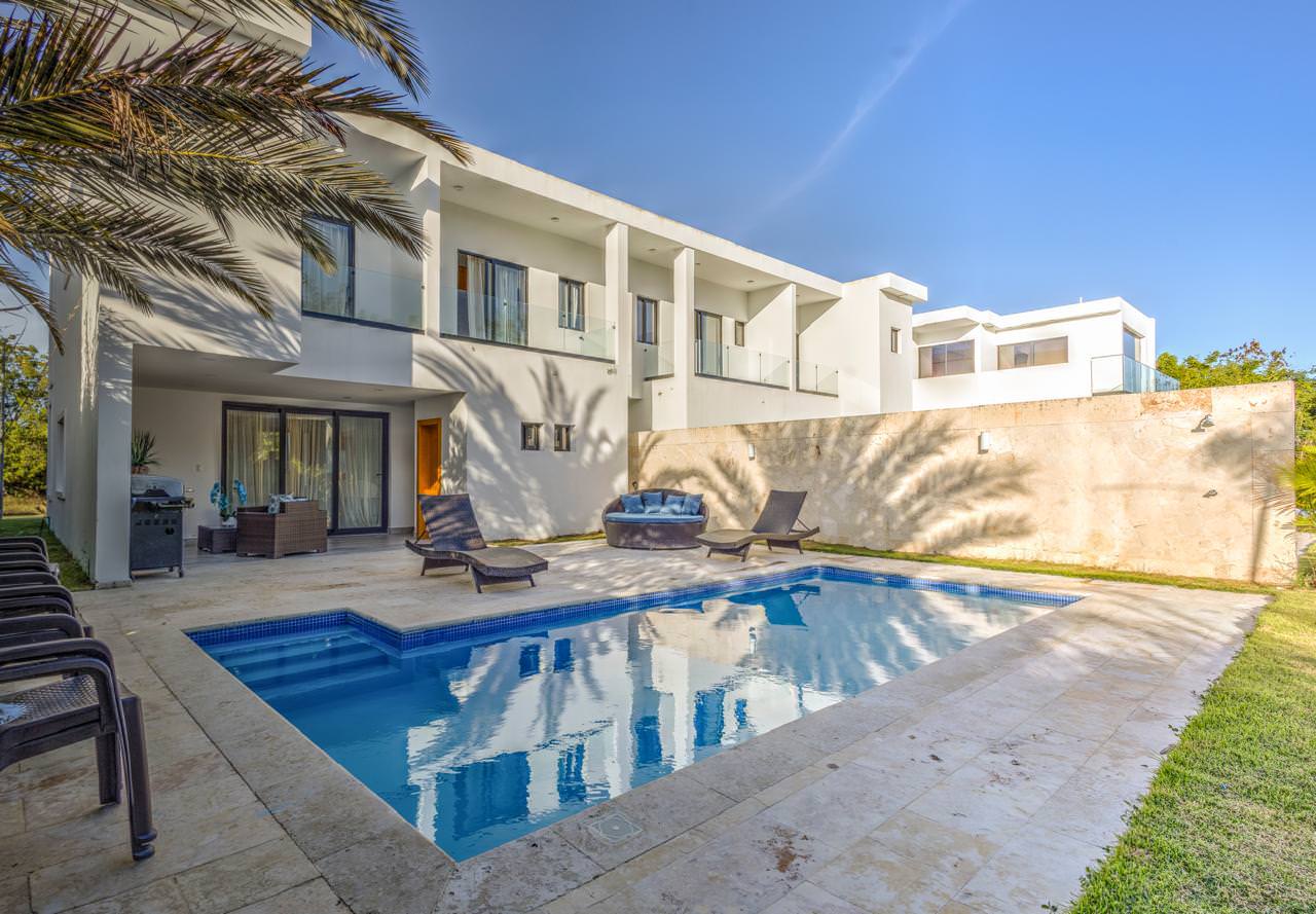 Hermosa Residencia en Playa Nueva Romana tipo Townhouse