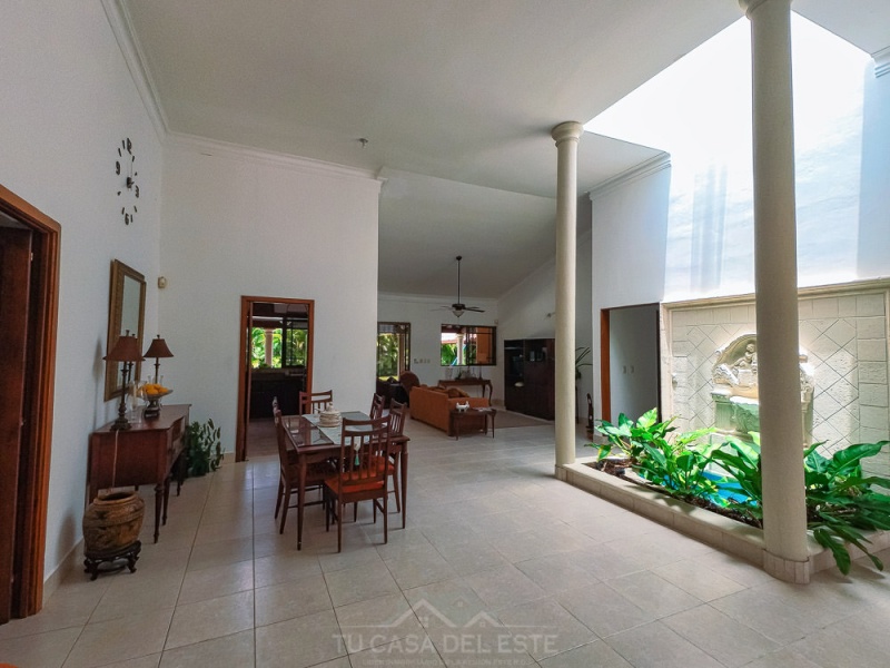 En venta Villa en Guavaberry Golf Juan Dolio
