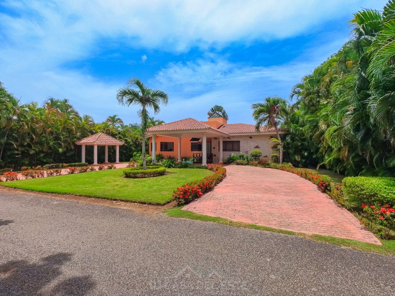 En venta Villa en Guavaberry Golf Juan Dolio