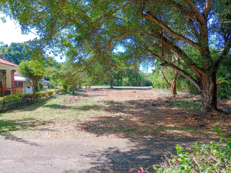 Solar en Venta en Metro Country Club de 1100 mts