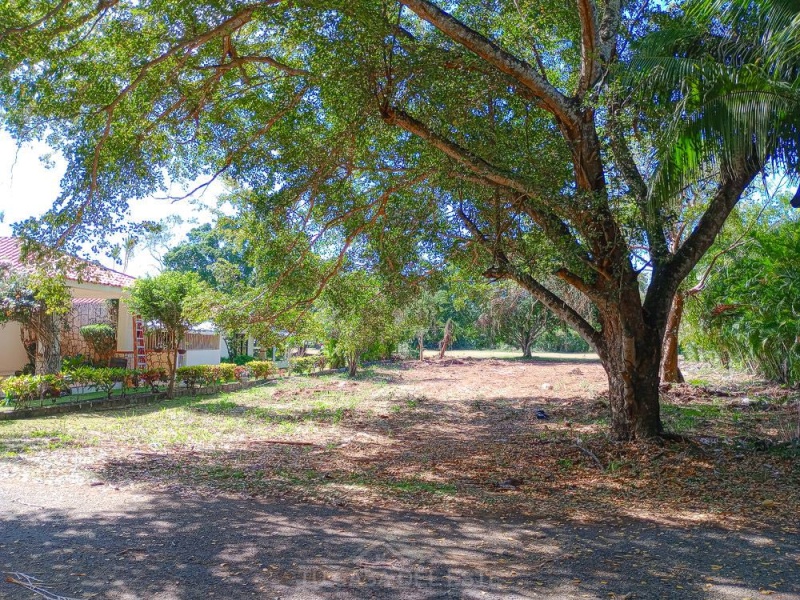 Solar en Venta en Metro Country Club de 1100 mts