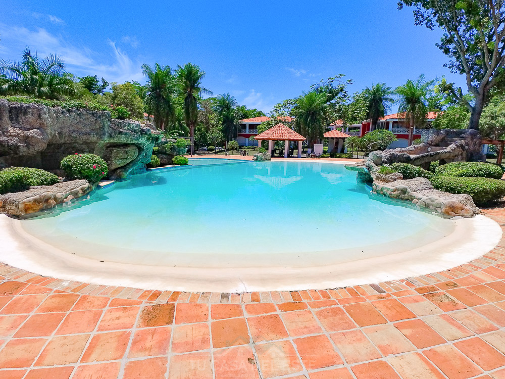 Apartamento de 3 Habitaciones en Brisas de Guavaberry Golf Juan Dolio