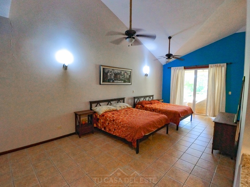 Apartamento de 3 Habitaciones en Brisas de Guavaberry Golf Juan Dolio