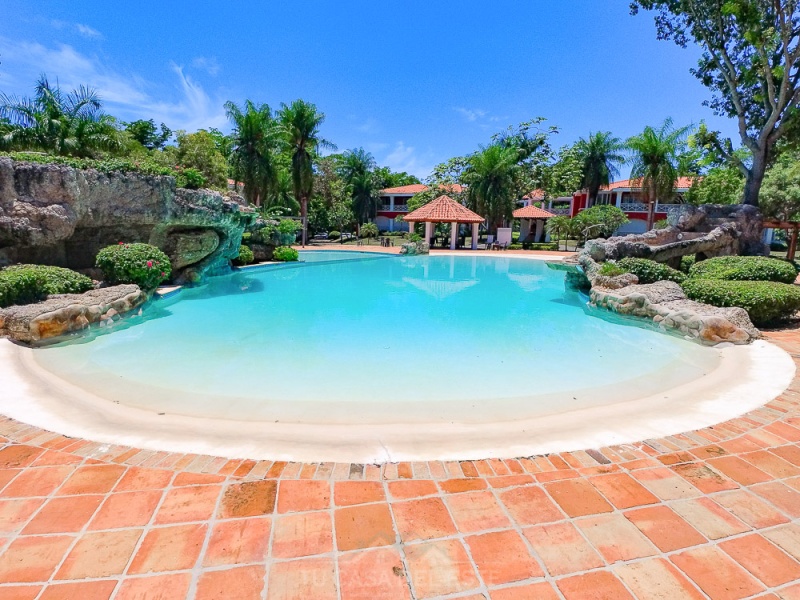 Apartamento de 3 Habitaciones en Brisas de Guavaberry Golf Juan Dolio