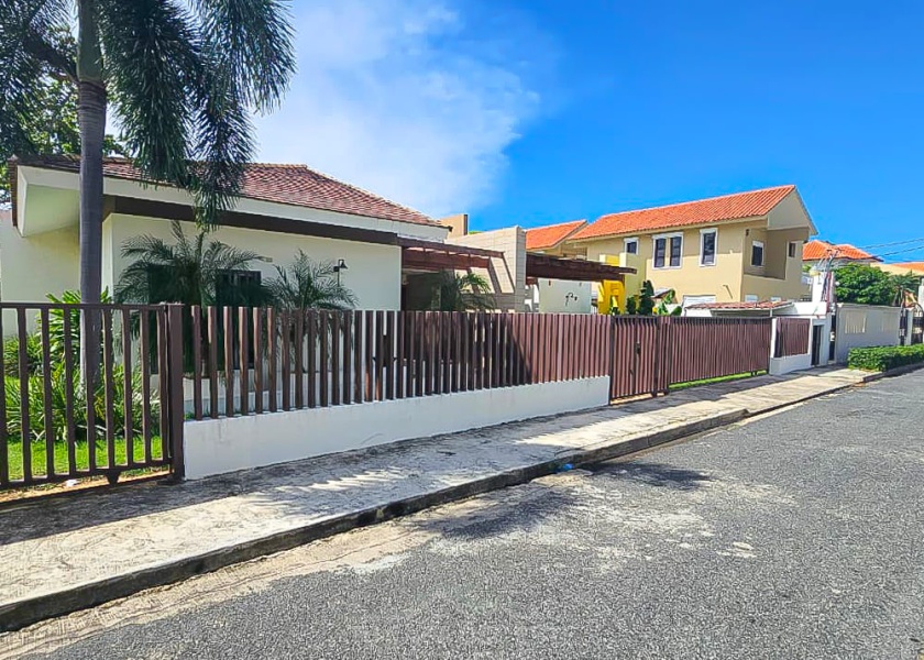 Hermosa Casa de 1 Nivel en Venta en Buena Vista Norte La Romana