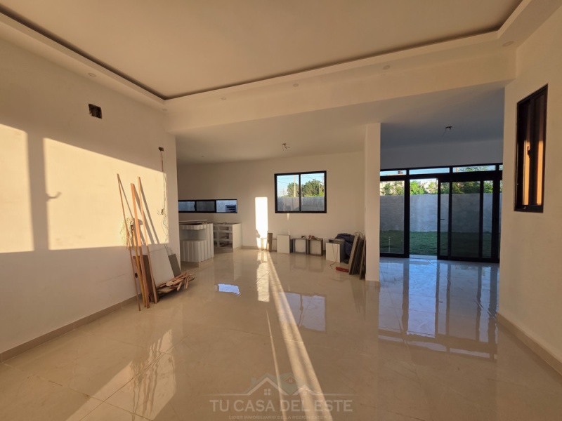 Casa de 3 habitaciones y Buen Patio en Naime 3