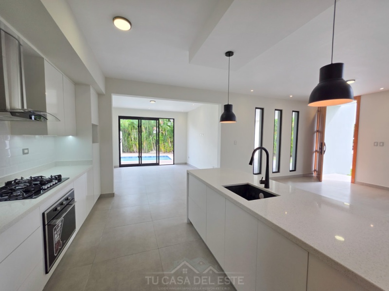 Moderna Villa en Venta en Metro Country Club,Juan Dolio,3 Rooms,3 Bathrooms,Villa,1