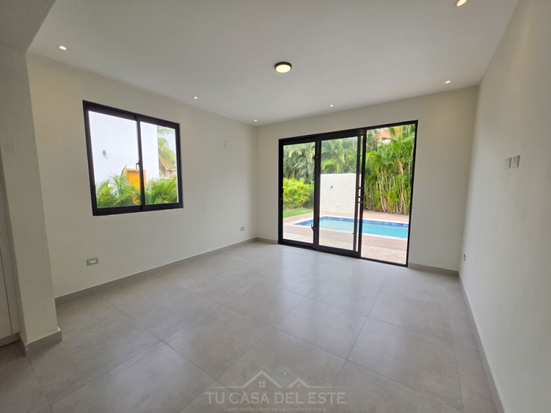 Moderna Villa en Venta en Metro Country Club,Juan Dolio,3 Rooms,3 Bathrooms,Villa,1