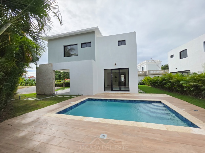 Moderna Villa en Venta en Metro Country Club,Juan Dolio,3 Rooms,3 Bathrooms,Villa,1