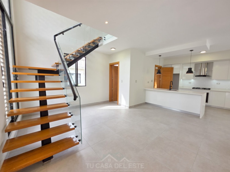 Moderna Villa en Venta en Metro Country Club,Juan Dolio,3 Rooms,3 Bathrooms,Villa,1