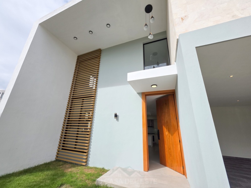 Moderna Villa en Venta en Metro Country Club,Juan Dolio,3 Rooms,3 Bathrooms,Villa,1