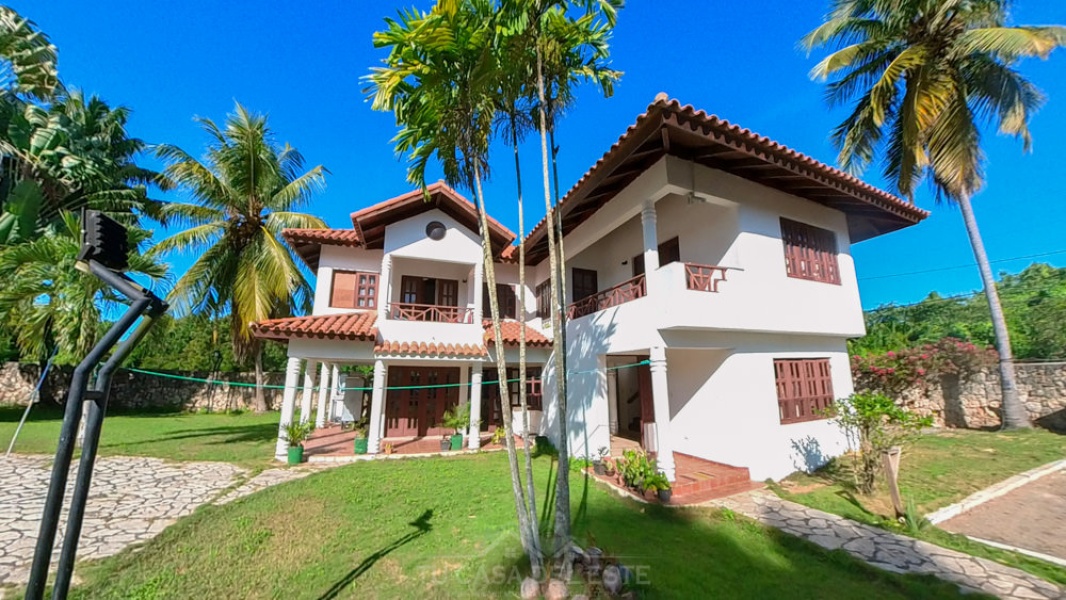 3 Villas en 2100 mts de Terreno a la Venta en Juan Dolio,Juan Dolio,3 Rooms,2 Bathrooms