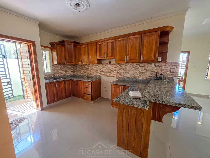 Casa con Amplios Espacios en Venta en Naime 3,San Pedro de Macorís,3 Rooms,2 Bathrooms