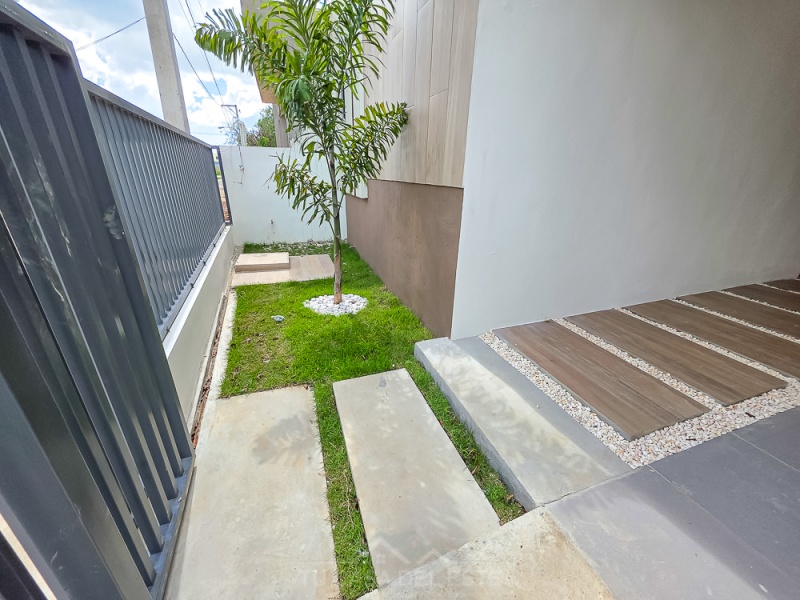 Moderna y Hermosa Casa en venta en Naime 3