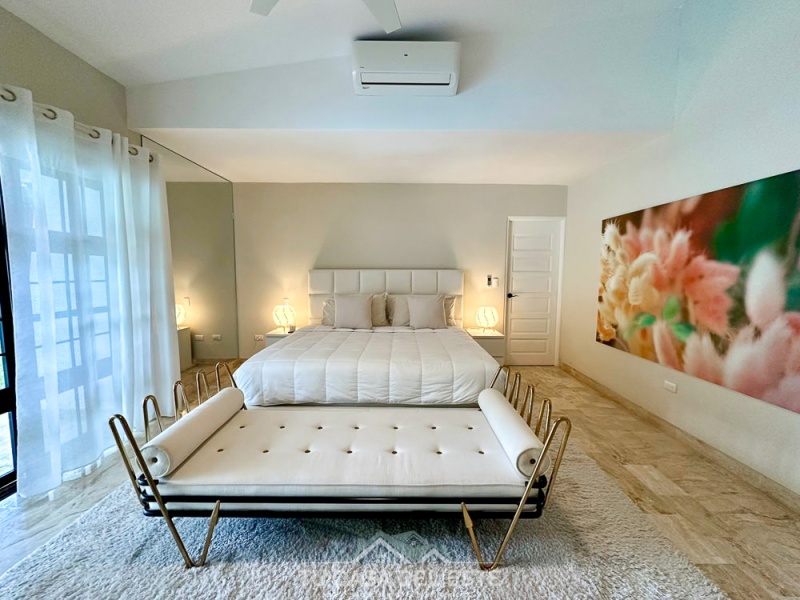 Espectacular Casa en Venta en Buena Vista Norte La Romana,La Romana,4 Rooms,4 Bathrooms