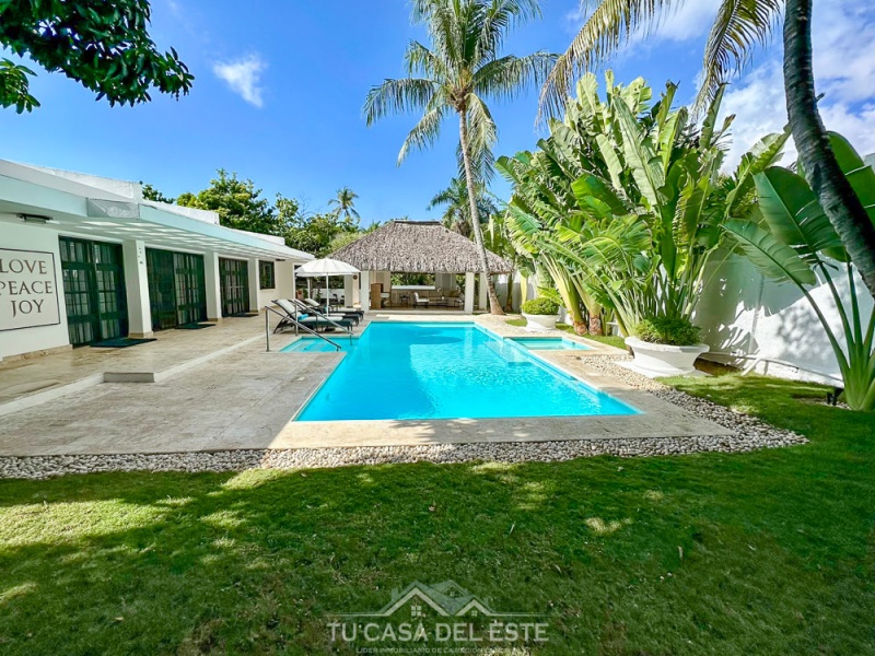 Espectacular Casa en Venta en Buena Vista Norte La Romana,La Romana,4 Rooms,4 Bathrooms