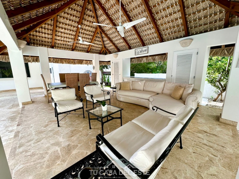 Espectacular Casa en Venta en Buena Vista Norte La Romana,La Romana,4 Rooms,4 Bathrooms