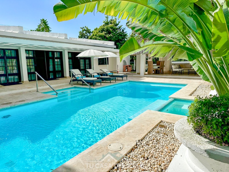 Espectacular Casa en Venta en Buena Vista Norte La Romana,La Romana,4 Rooms,4 Bathrooms