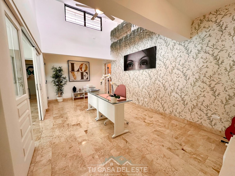 Espectacular Casa en Venta en Buena Vista Norte La Romana,La Romana,4 Rooms,4 Bathrooms