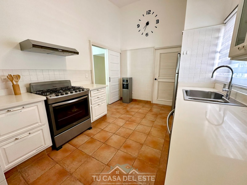 Espectacular Casa en Venta en Buena Vista Norte La Romana,La Romana,4 Rooms,4 Bathrooms
