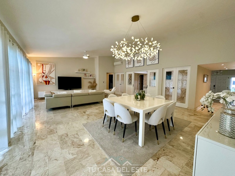 Espectacular Casa en Venta en Buena Vista Norte La Romana
