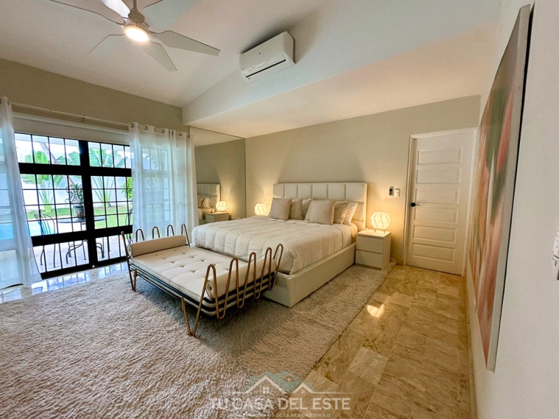 Espectacular Casa en Venta en Buena Vista Norte La Romana,La Romana,4 Rooms,4 Bathrooms