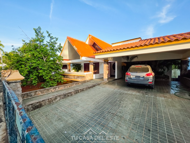 Espaciosa Casa En Buena Vista Norte en Venta,La Romana,4 Rooms,3 Bathrooms