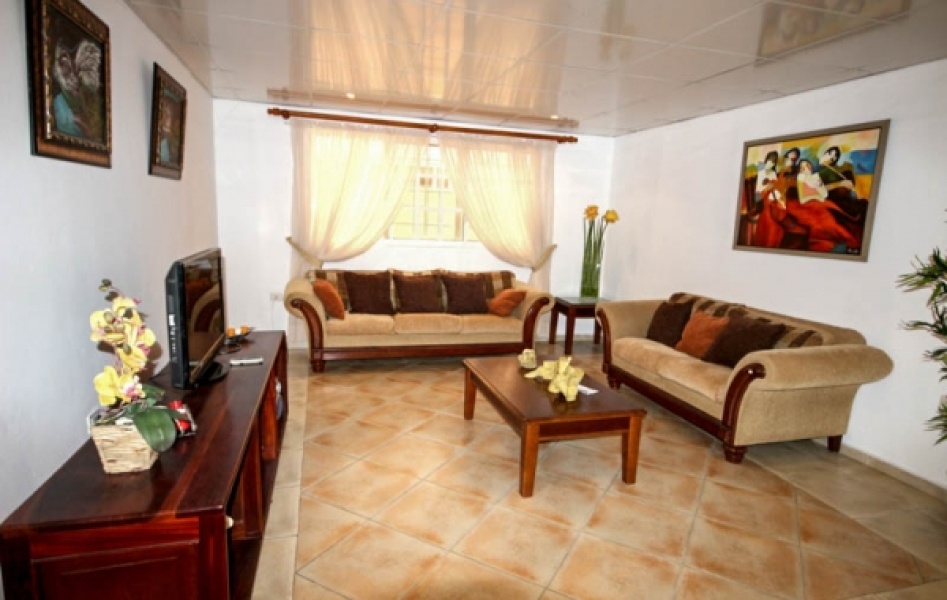 En Venta Villa en Residencial Ocean Breeze - Juan Dolio