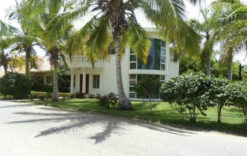 En Venta Villa en Metro Country Club